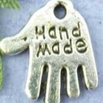 Charms Hand "Handmade"